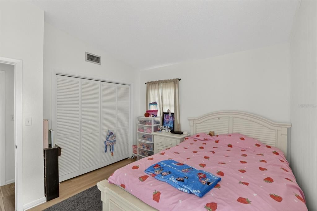 Active With Contract: $250,000 (3 beds, 2 baths, 1035 Square Feet)
