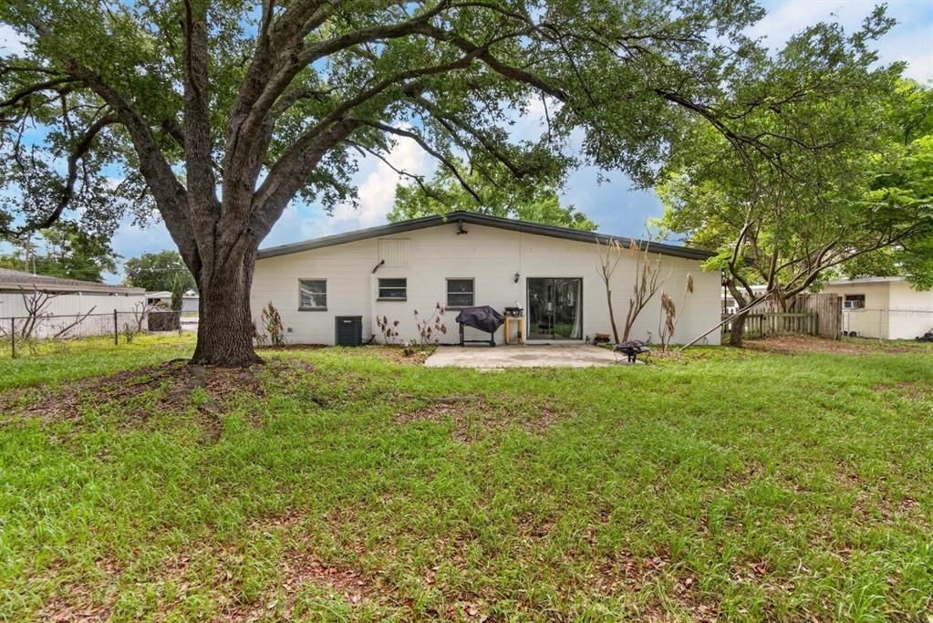 Active With Contract: $250,000 (3 beds, 2 baths, 1035 Square Feet)