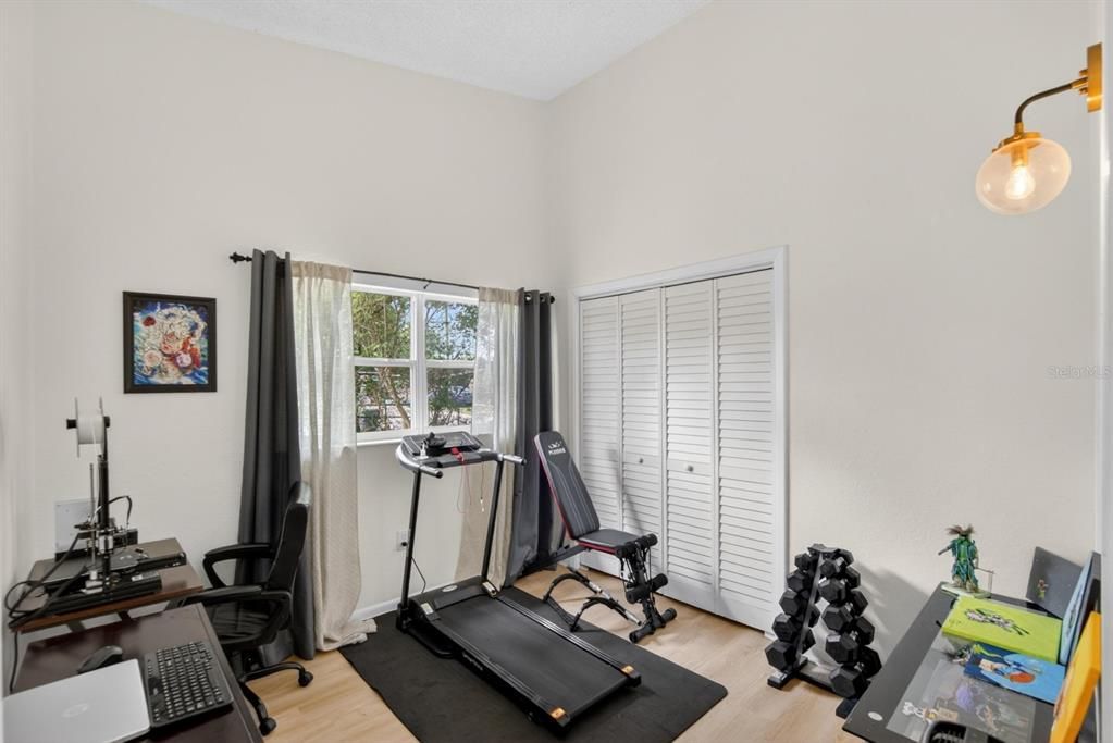 Active With Contract: $250,000 (3 beds, 2 baths, 1035 Square Feet)