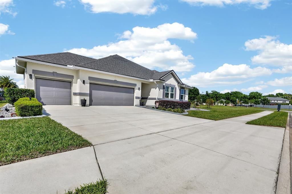 For Sale: $815,000 (4 beds, 3 baths, 2861 Square Feet)