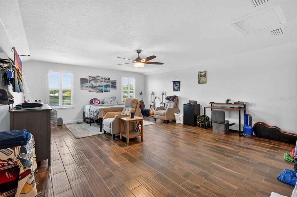 For Sale: $815,000 (4 beds, 3 baths, 2861 Square Feet)
