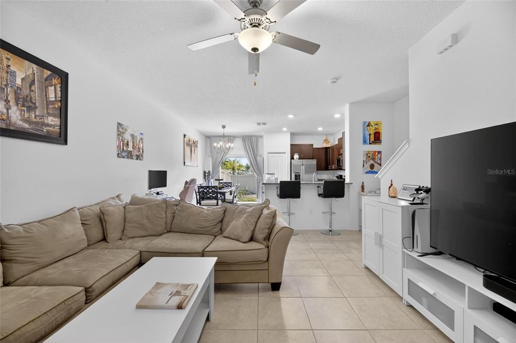 For Sale: $268,900 (3 beds, 2 baths, 1634 Square Feet)