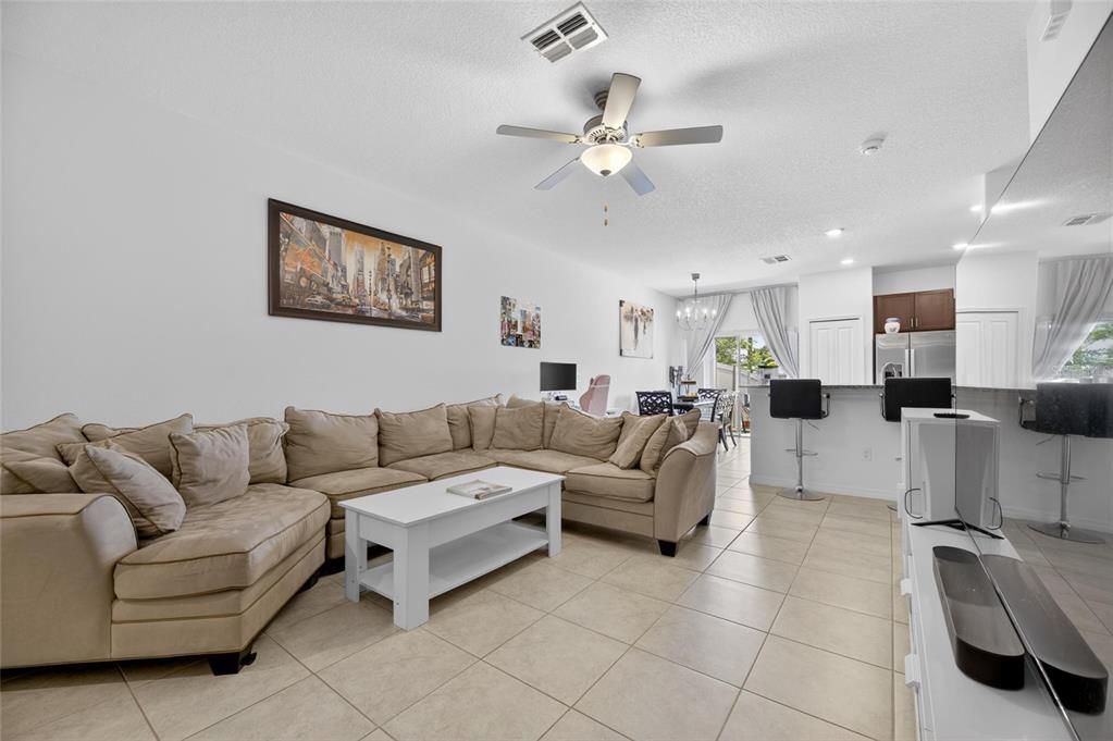 For Sale: $268,900 (3 beds, 2 baths, 1634 Square Feet)