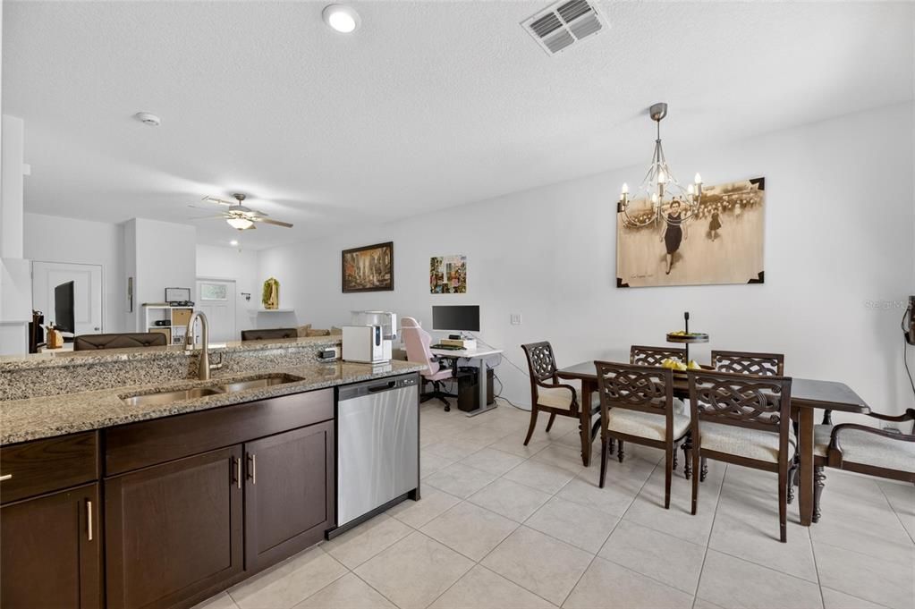 For Sale: $268,900 (3 beds, 2 baths, 1634 Square Feet)