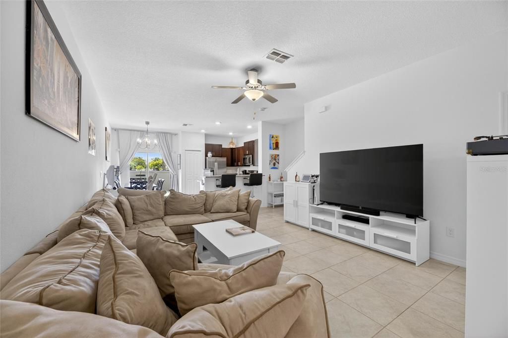 For Sale: $268,900 (3 beds, 2 baths, 1634 Square Feet)