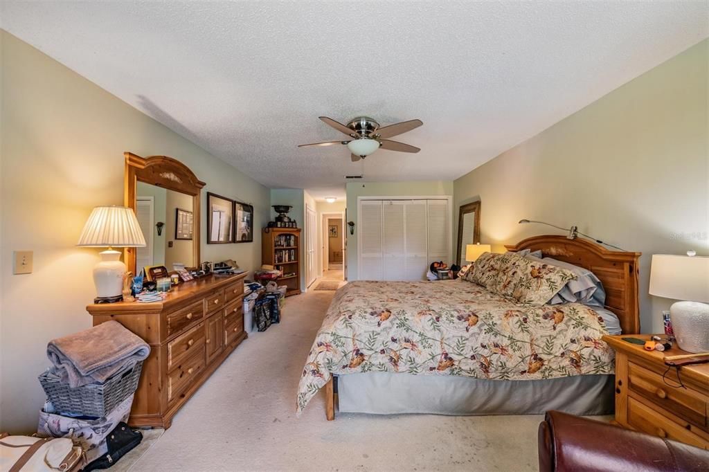 Active With Contract: $278,900 (2 beds, 2 baths, 1422 Square Feet)