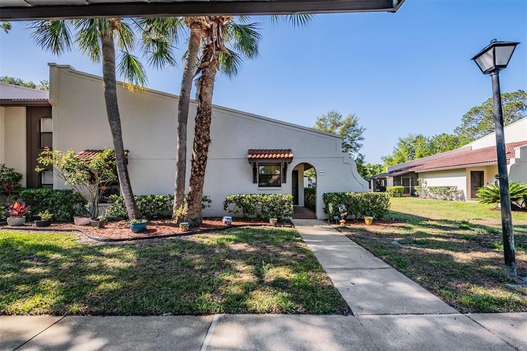 Active With Contract: $278,900 (2 beds, 2 baths, 1422 Square Feet)