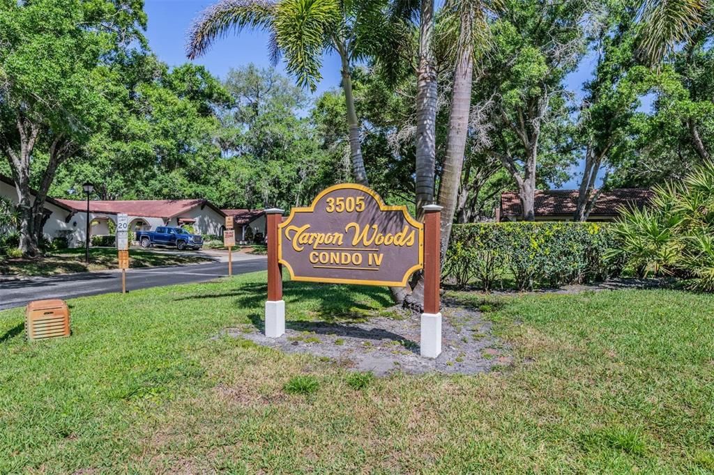 Active With Contract: $278,900 (2 beds, 2 baths, 1422 Square Feet)
