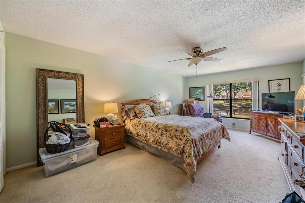 Active With Contract: $278,900 (2 beds, 2 baths, 1422 Square Feet)