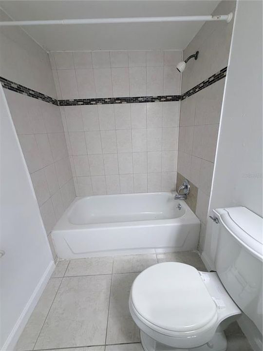 For Rent: $1,400 (2 beds, 2 baths, 895 Square Feet)
