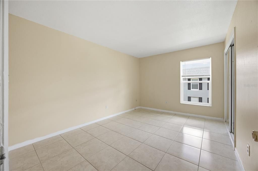 For Rent: $1,400 (2 beds, 2 baths, 895 Square Feet)