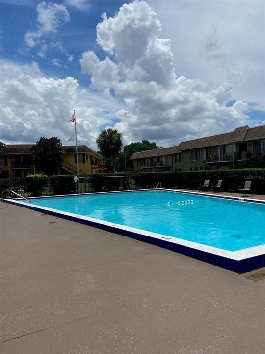 For Rent: $1,400 (2 beds, 2 baths, 895 Square Feet)
