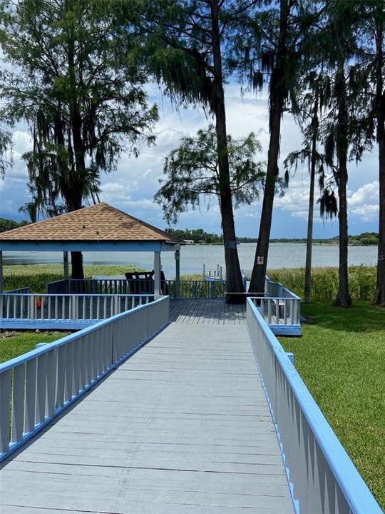 For Rent: $1,400 (2 beds, 2 baths, 895 Square Feet)