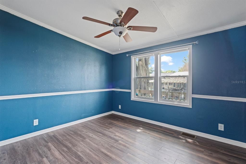 For Sale: $214,999 (3 beds, 2 baths, 1404 Square Feet)