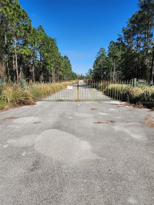 待售: $65,000 (2.17 acres)