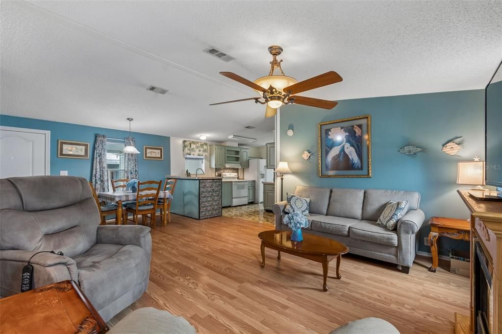 For Sale: $169,900 (3 beds, 2 baths, 1248 Square Feet)