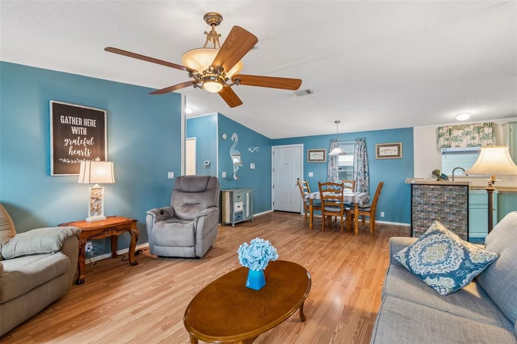 For Sale: $169,900 (3 beds, 2 baths, 1248 Square Feet)