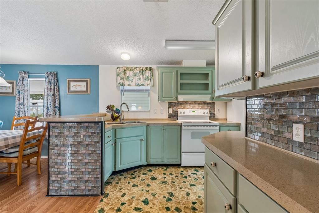 For Sale: $169,900 (3 beds, 2 baths, 1248 Square Feet)