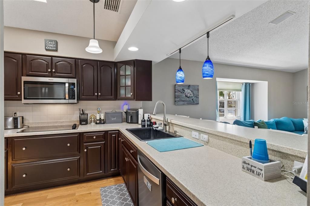 En Venta: $759,900 (3 camas, 3 baños, 2020 Pies cuadrados)