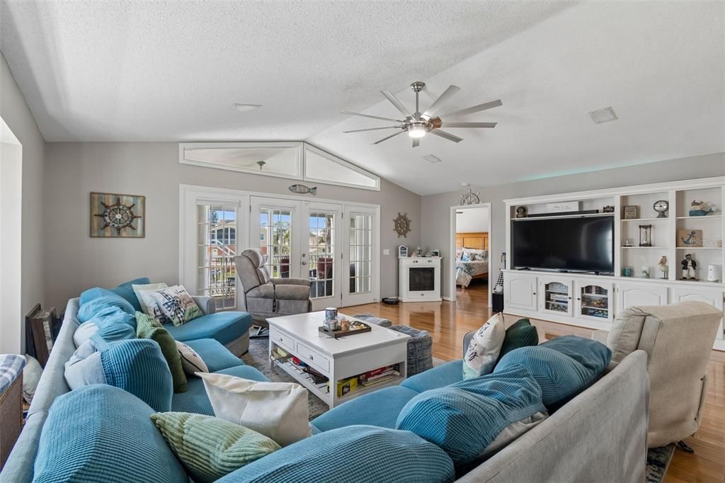 En Venta: $759,900 (3 camas, 3 baños, 2020 Pies cuadrados)
