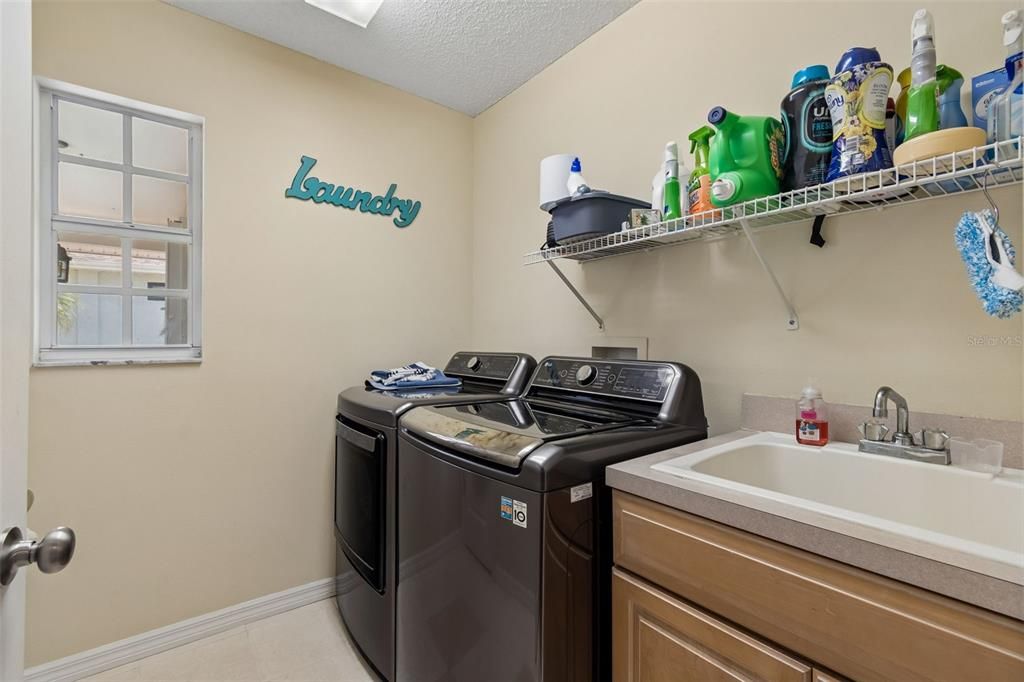 En Venta: $759,900 (3 camas, 3 baños, 2020 Pies cuadrados)