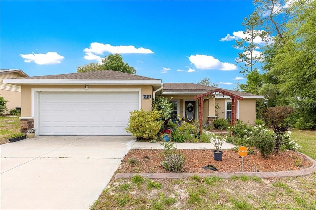 Под контрактом: $238,000 (3 спален, 2 ванн, 1381 Квадратных фут)