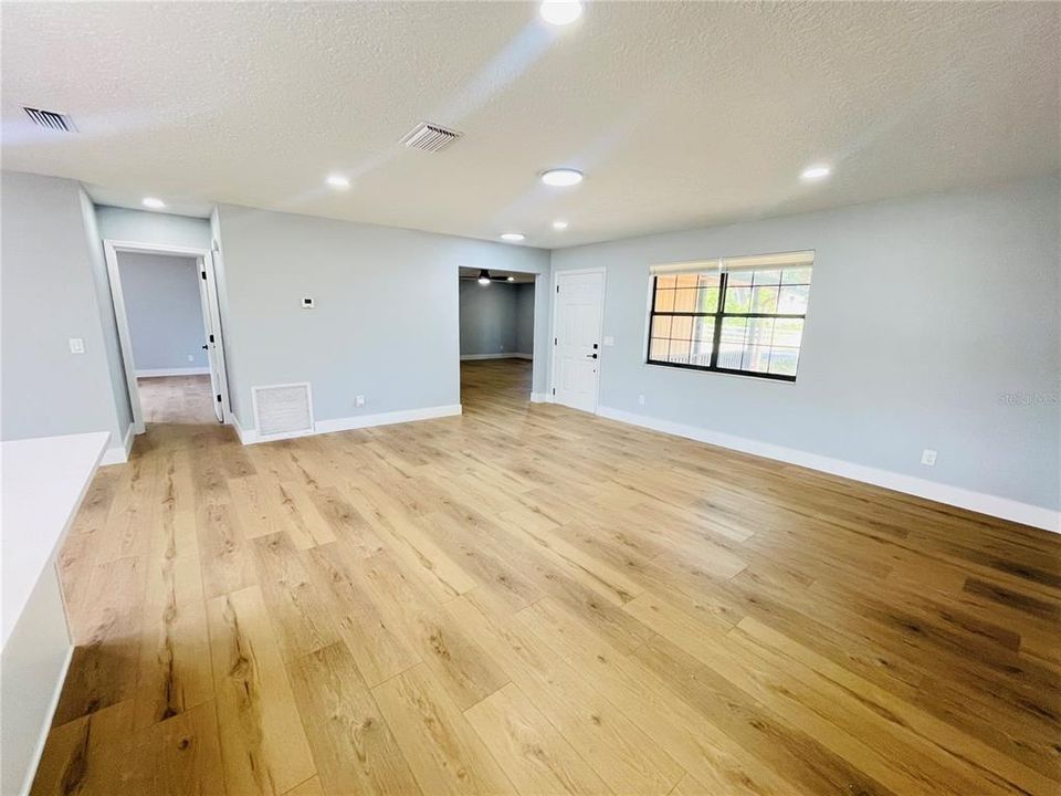 На продажу: $369,900 (3 спален, 2 ванн, 1802 Квадратных фут)