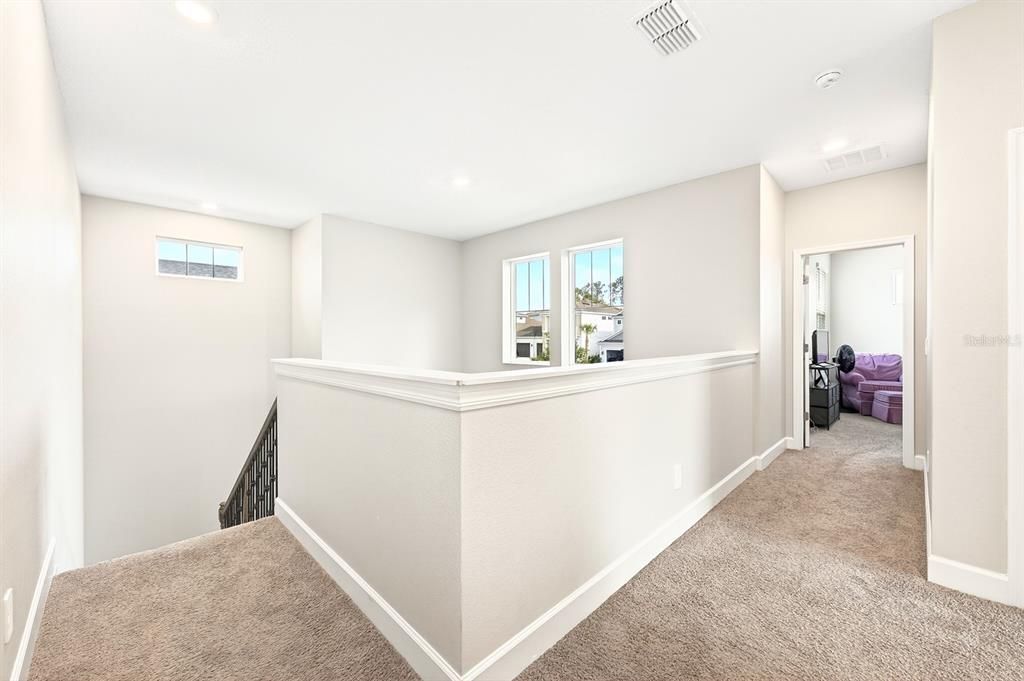 Activo con contrato: $614,999 (5 camas, 4 baños, 3403 Pies cuadrados)