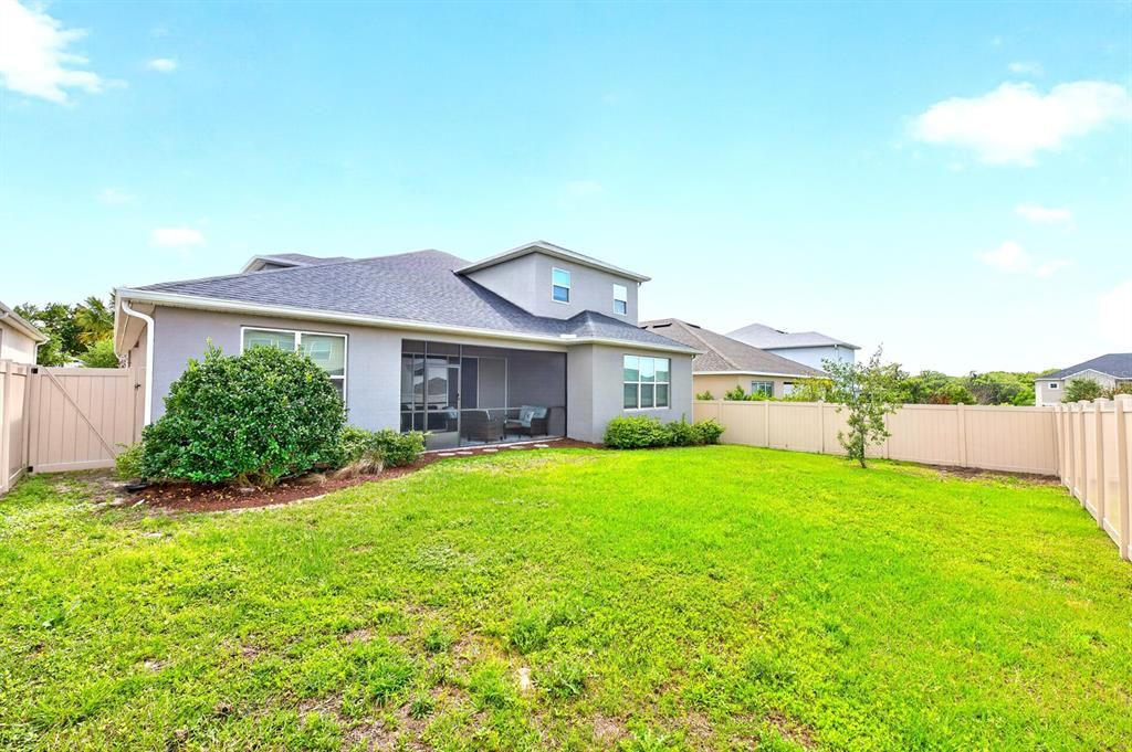 Activo con contrato: $614,999 (5 camas, 4 baños, 3403 Pies cuadrados)