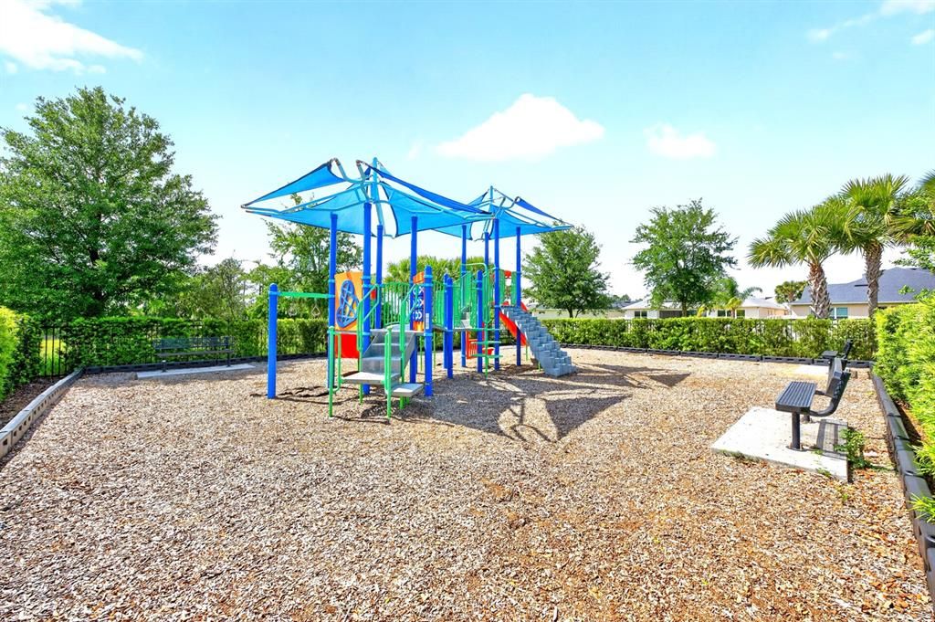 Activo con contrato: $614,999 (5 camas, 4 baños, 3403 Pies cuadrados)