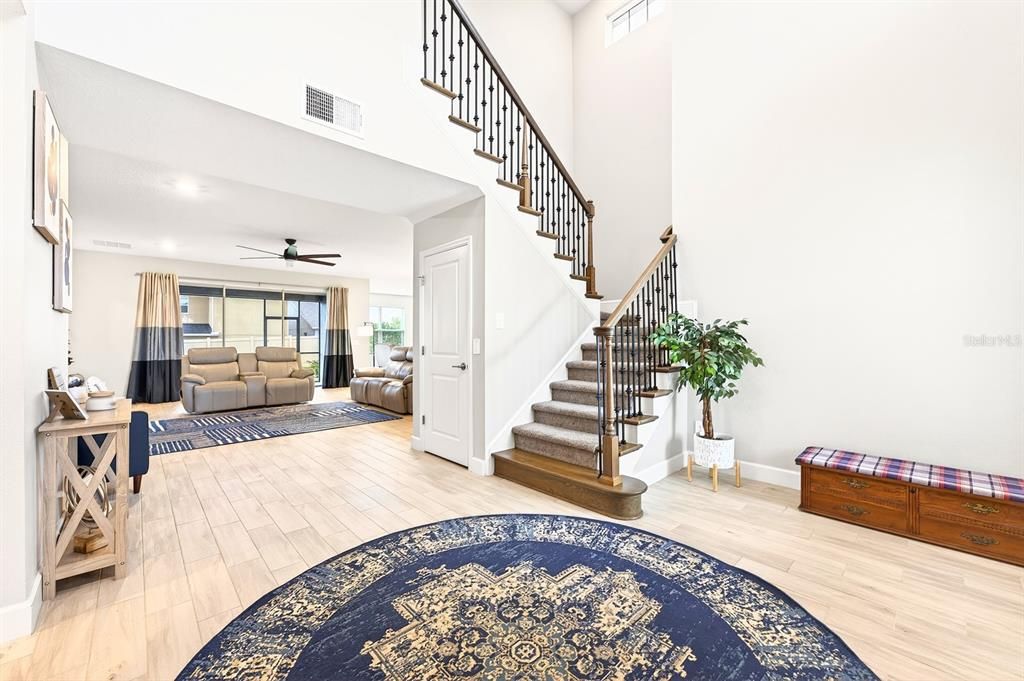 Activo con contrato: $614,999 (5 camas, 4 baños, 3403 Pies cuadrados)