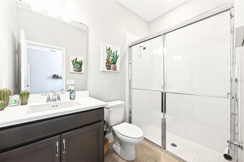 Activo con contrato: $614,999 (5 camas, 4 baños, 3403 Pies cuadrados)