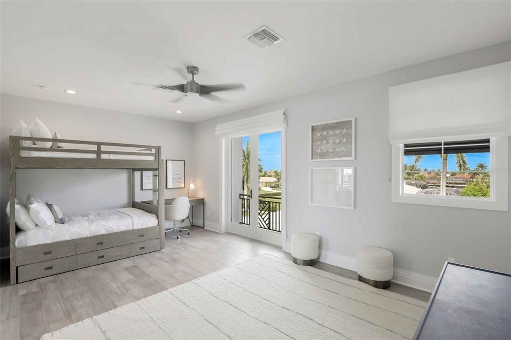 For Sale: $730,000 (4 beds, 4 baths, 4009 Square Feet)