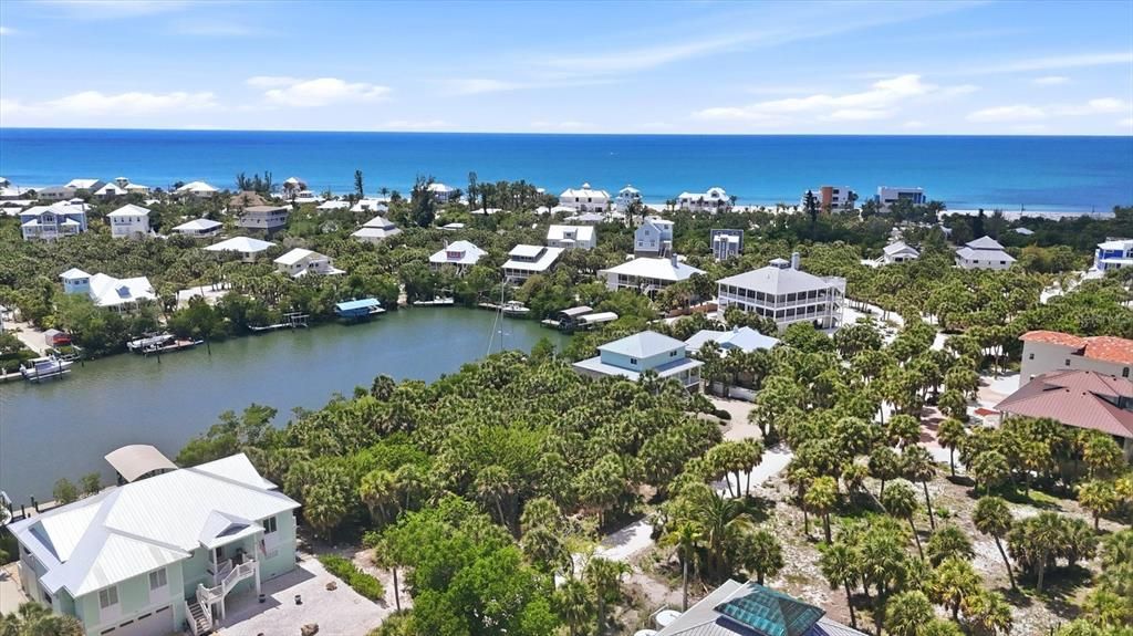 En Venta: $305,000 (0.23 acres)