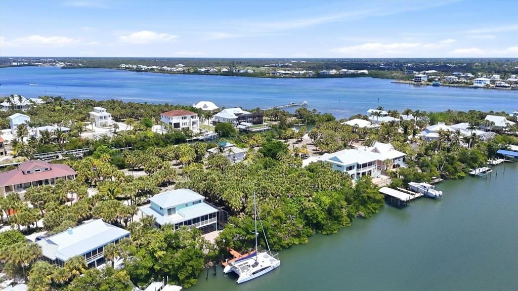 En Venta: $305,000 (0.23 acres)
