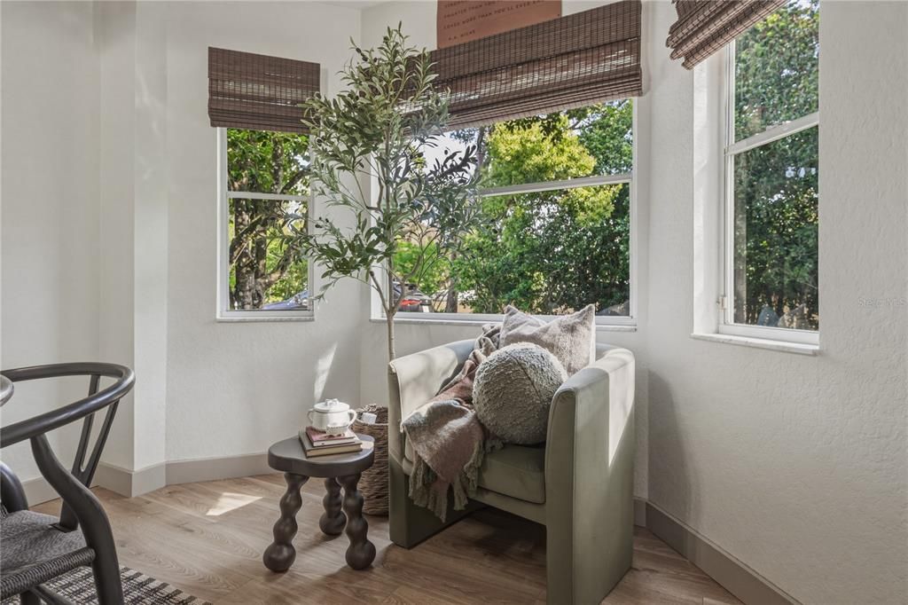 На продажу: $614,900 (3 спален, 2 ванн, 2100 Квадратных фут)