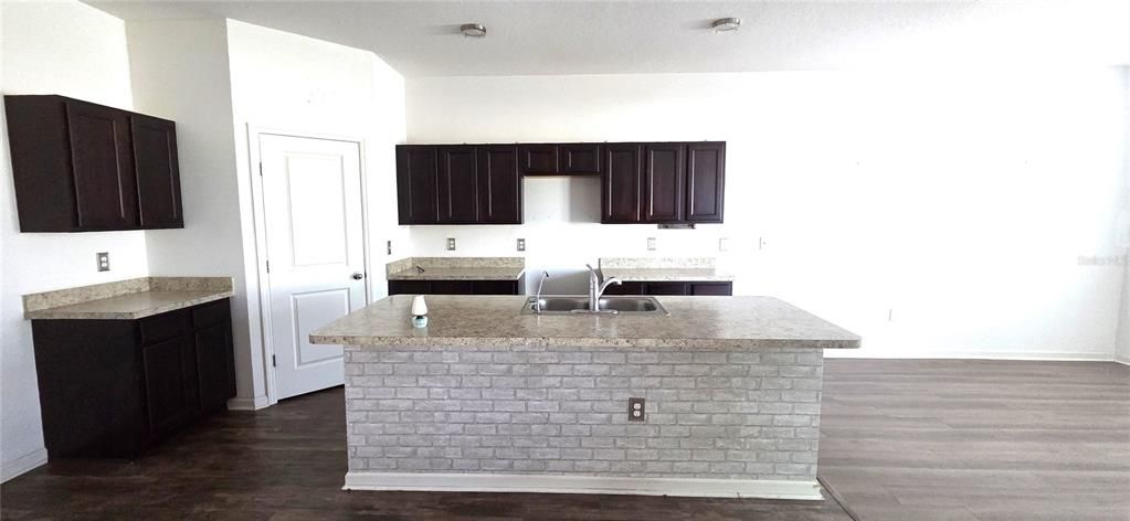 For Sale: $240,000 (3 beds, 2 baths, 1802 Square Feet)