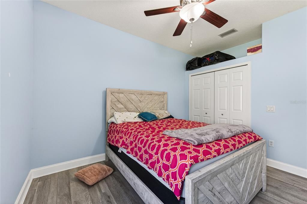 Activo con contrato: $389,900 (3 camas, 2 baños, 1736 Pies cuadrados)