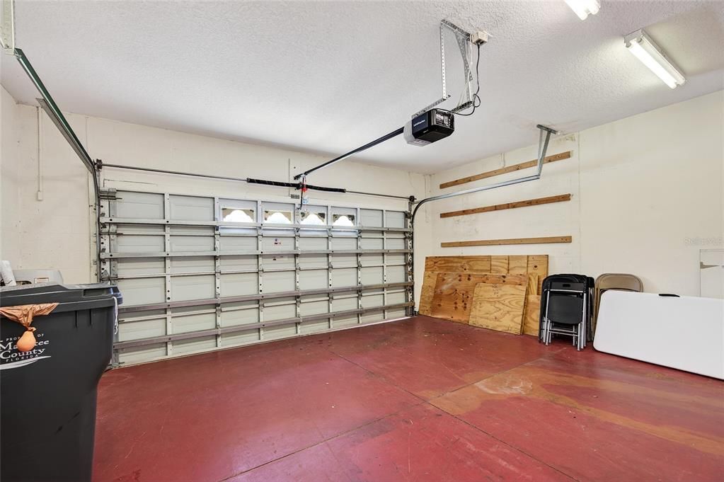 Activo con contrato: $389,900 (3 camas, 2 baños, 1736 Pies cuadrados)