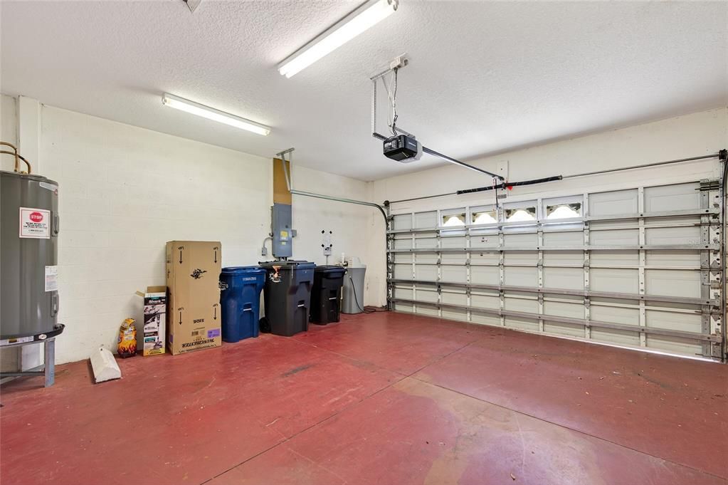 Activo con contrato: $389,900 (3 camas, 2 baños, 1736 Pies cuadrados)