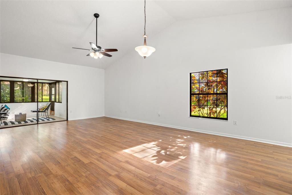 En Venta: $237,500 (2 camas, 2 baños, 1200 Pies cuadrados)