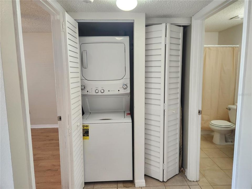 For Sale: $169,000 (2 beds, 2 baths, 811 Square Feet)