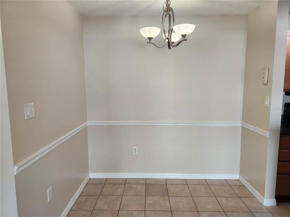 For Sale: $169,000 (2 beds, 2 baths, 811 Square Feet)