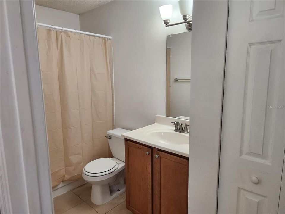 For Sale: $169,000 (2 beds, 2 baths, 811 Square Feet)