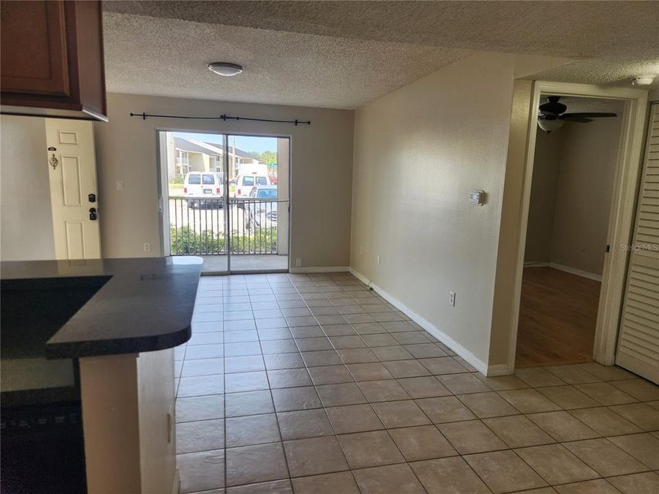 For Sale: $169,000 (2 beds, 2 baths, 811 Square Feet)