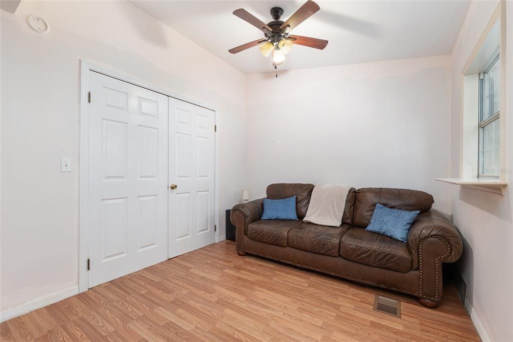 For Sale: $298,000 (3 beds, 2 baths, 1752 Square Feet)