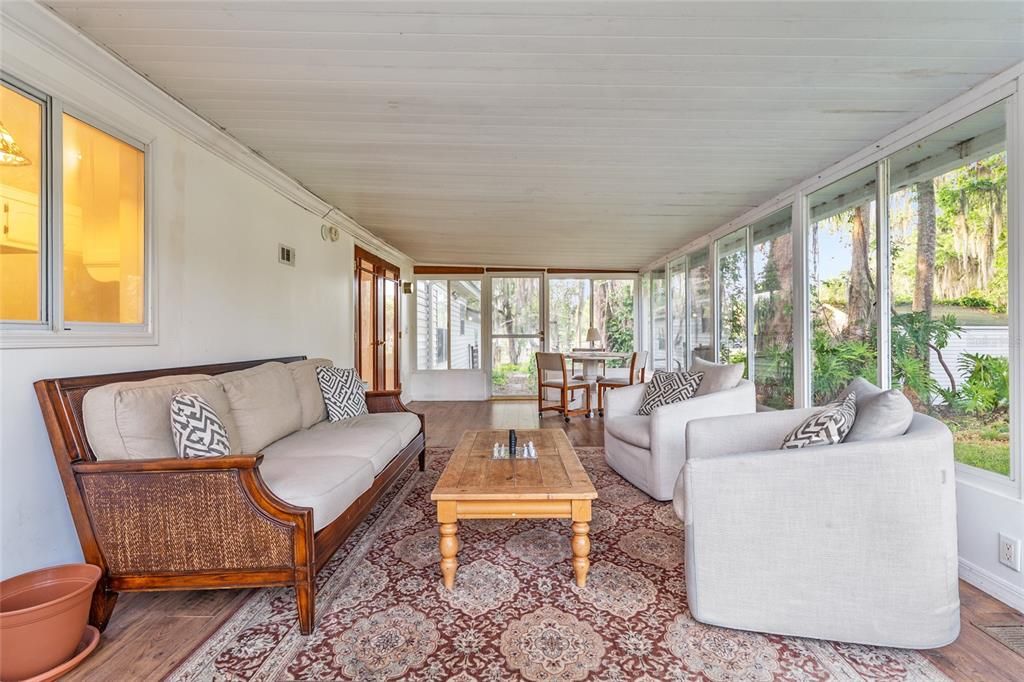 For Sale: $298,000 (3 beds, 2 baths, 1752 Square Feet)