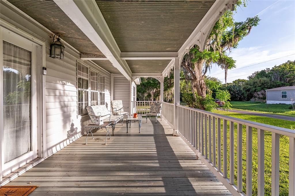 For Sale: $298,000 (3 beds, 2 baths, 1752 Square Feet)
