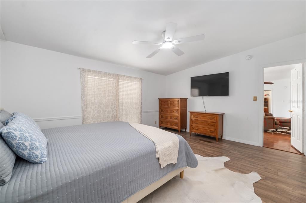 For Sale: $298,000 (3 beds, 2 baths, 1752 Square Feet)