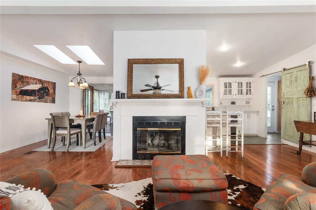 For Sale: $298,000 (3 beds, 2 baths, 1752 Square Feet)